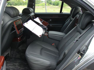 Illustration for article titled Nice Price Or Crack Pipe: 2004 Maybach 57 For $129,900?